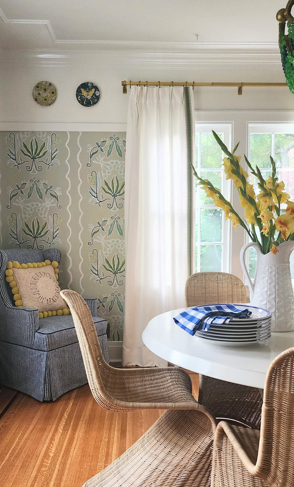 Compact Urban Textured Wallpaper With Botanical Prints preview